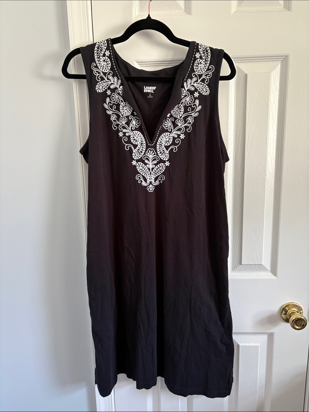 Lands' End Black Sleeveless V-Neck Dress with White Embroidered Yoke Size Large